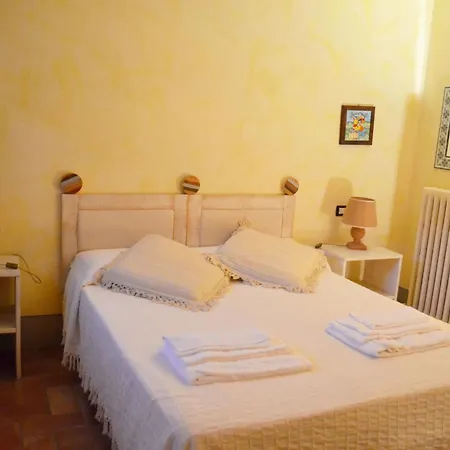 Poggiolo, Wifi, Near Perugia Colle (Terni)